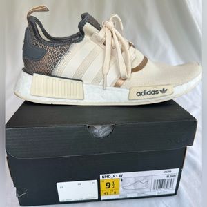 Adidas NMD R1-Womens